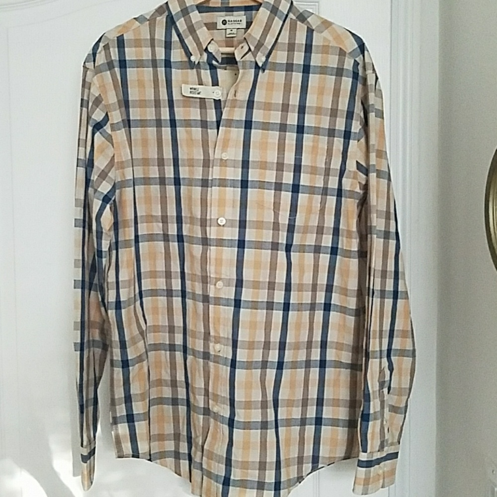 NWT Men's Haggar button up plaid shirt size M
